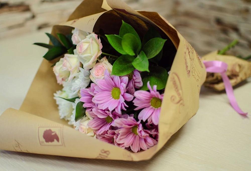 Букет цветов из: Розы и Хризантемы в Советском Ханты-Мансийского АО