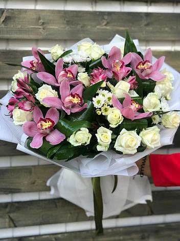 Букет цветов из: Розы и Хризантемы в Советском Ханты-Мансийского АО