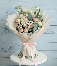 Букет цветов из:  Розы и Лизиантусы в Советском Ханты-Мансийского АО