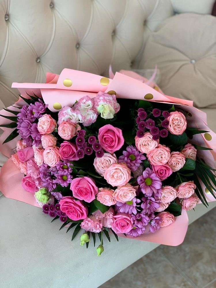 Букет цветов из: Хризантемы, Розы и Лизиантусы в Советском Ханты-Мансийского АО