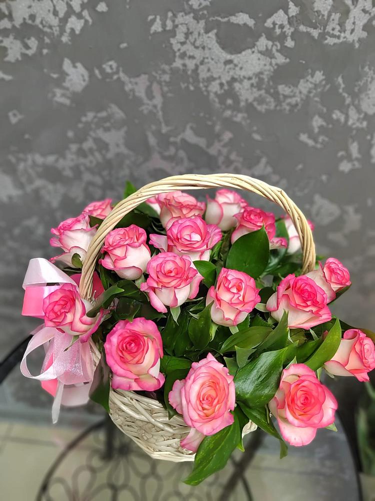 Цветочная композиция из Розы в корзине в Советском Ханты-Мансийского АО