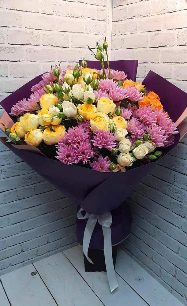 Букет цветов из: Хризантемы и Розы в Советском Ханты-Мансийского АО