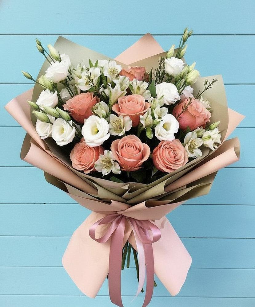 Букет цветов из: Розы, Альстромерии и Лизиантусы в Советском Ханты-Мансийского АО