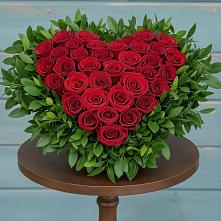 Цветочная композиция из Розы в виде сердца в Советском Ханты-Мансийского АО