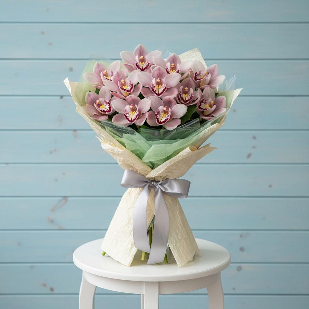 Букет цветов из: Орхидеи и Розы в Советском Ханты-Мансийского АО