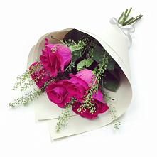 Букет цветов из:  Розы в Советском Ханты-Мансийского АО