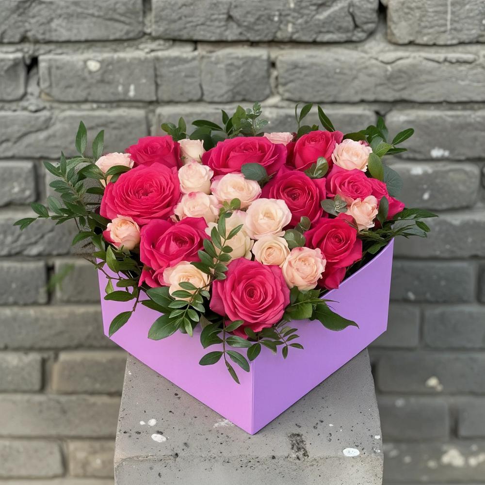 Цветочная композиция из Розы в коробке в Советском Ханты-Мансийского АО