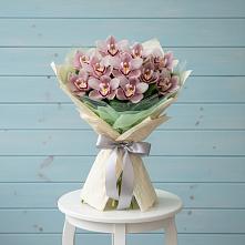Букет цветов из:  Орхидеи и Розы в Советском Ханты-Мансийского АО