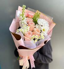 Букет цветов из:  Хризантемы и Розы в Советском Ханты-Мансийского АО