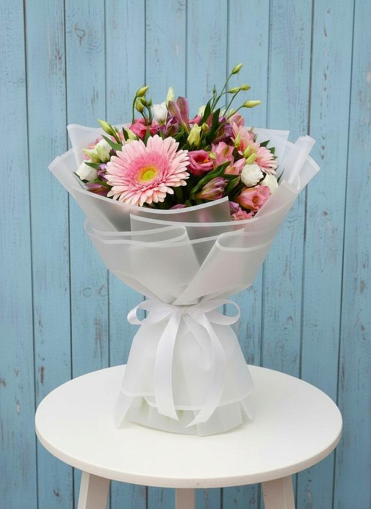 Букет цветов из: Герберы, Альстромерии и Лизиантусы в Советском Ханты-Мансийского АО