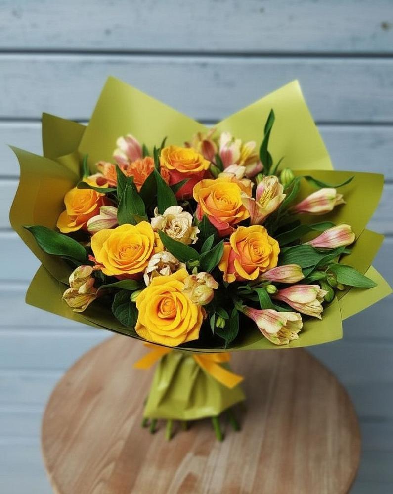 Букет цветов из: Альстромерии и Розы в Советском Ханты-Мансийского АО