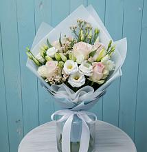 Букет цветов из:  Розы и Лизиантусы в Советском Ханты-Мансийского АО