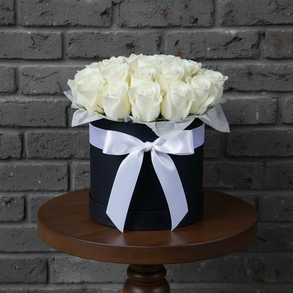 Цветочная композиция из Розы в шляпной коробке в Советском Ханты-Мансийского АО