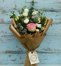Букет цветов из:  Розы и Лизиантусы в Советском Ханты-Мансийского АО