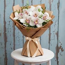 Букет цветов из:  Орхидеи и Розы в Советском Ханты-Мансийского АО