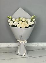 Букет цветов из:  Розы и Лизиантусы в Советском Ханты-Мансийского АО